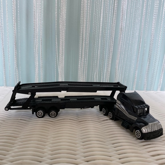 Bundle of Four Toy Vehicles - Picture 8 of 17